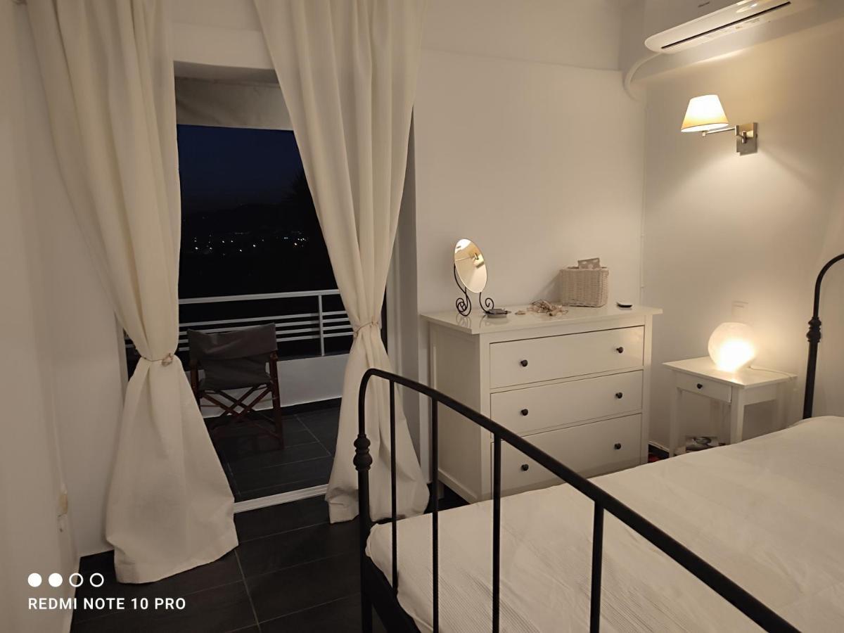 Andrew'S Sunset View Apartment 루트라키 외부 사진