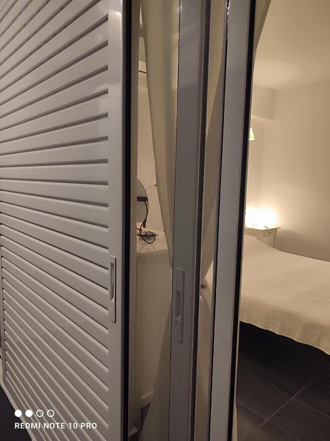 Andrew'S Sunset View Apartment 루트라키 외부 사진