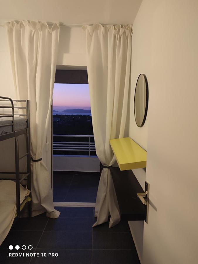 Andrew'S Sunset View Apartment 루트라키 외부 사진