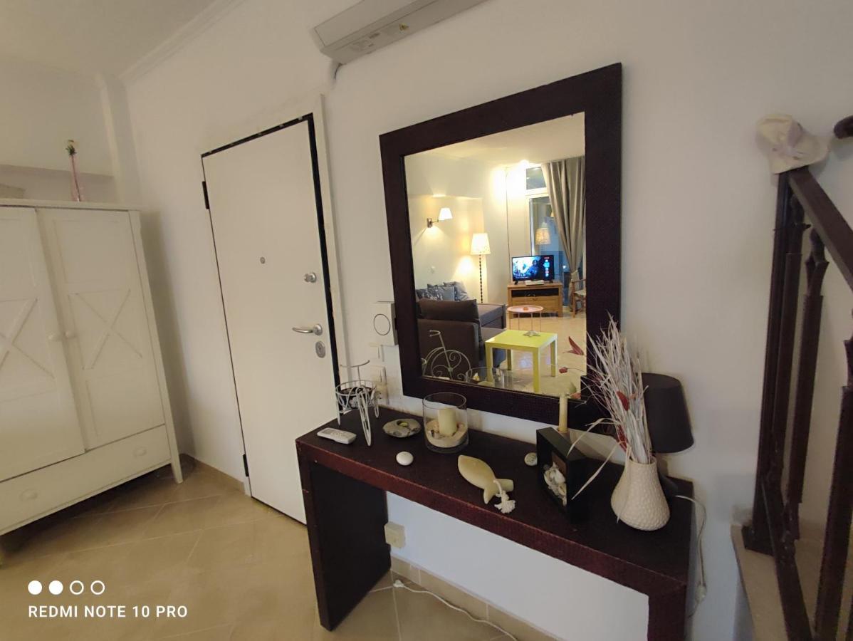 Andrew'S Sunset View Apartment 루트라키 외부 사진